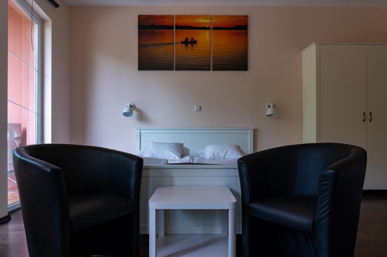 Accomo Apartmanház Siófok Exterior foto